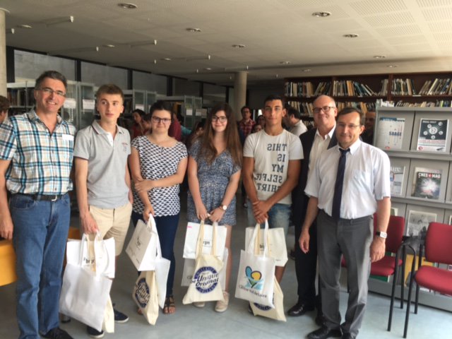 BRGM_fr's tweet photo. Remise des prix des #Olympiades des #géosciences de @ac_orleanstours à l'#OSUC @Univ_Orleans avec le #BRGM https://t.co/AfkryJRDTo