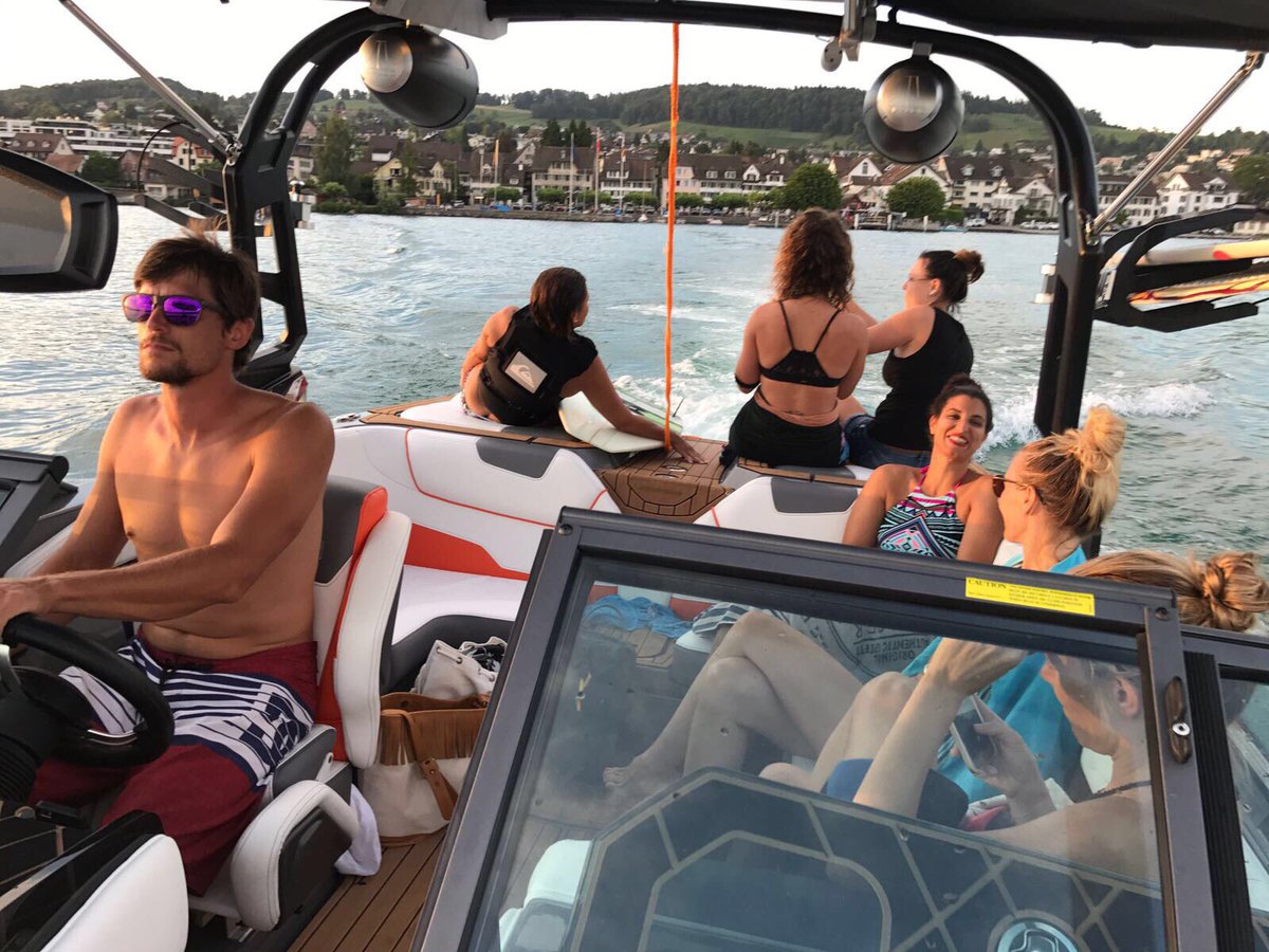 baba_ross's tweet photo. Spending sunset hours on the lake! #ceccoteronas #suddenrush https://t.co/5EjWgYlEbm