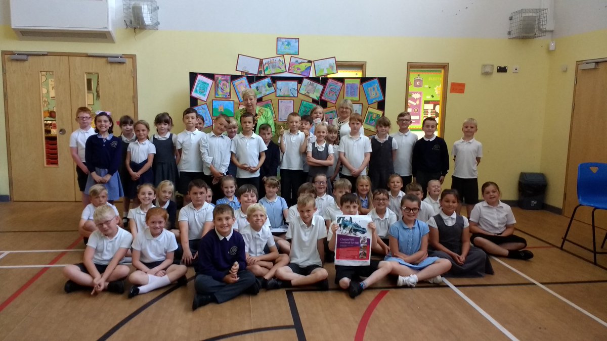 HPSTokyo's tweet photo. We have a winner for the medieval art competition. Well done to all the children who took part @holling1 https://t.co/63YxAlzDPj