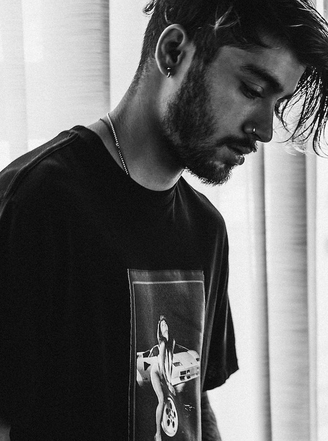 TheZayNews's tweet photo. Zayn photographed by Nabildo for @clashmagazine!
#clashxzayn #clash104 https://t.co/7UAVM3dh5Z