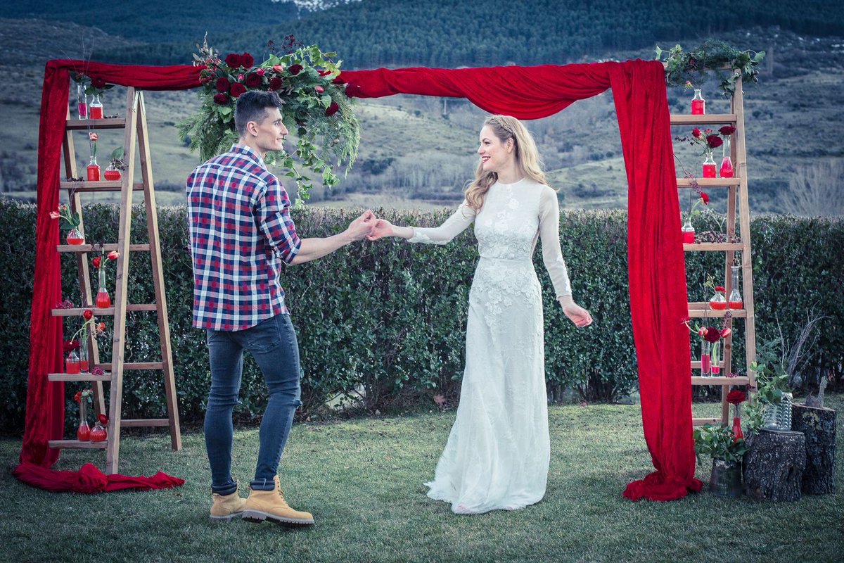 Escríbe tus votos tú mismo #vamonosdebodorrio #ceremonia
<a href="/estudioenlaza/">estudioenlaza.com</a>  <a href="/LPPrometida/">LPP</a> Marianna Hap, José Manuel Gutierrez <a href="/eventos/">eventos</a>.zazu