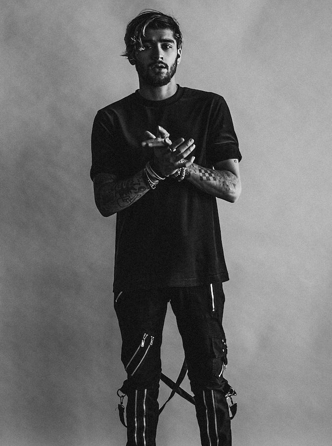 TheZayNews's tweet photo. Zayn photographed by Nabildo for @clashmagazine!
#clashxzayn #clash104 https://t.co/EvpvxdfCJx