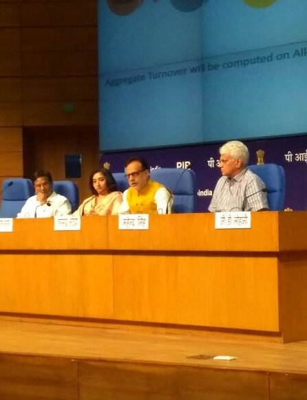 airnewsalerts's tweet photo. Revenue Secretary @adhia03 holding ‘#GSTkiMasterClass at National Media Centre in New Delhi

#AIRPics: Anand https://t.co/8b5RyHruNN