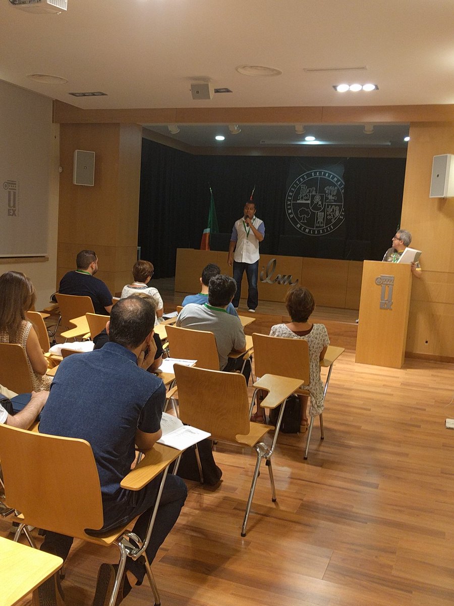 jenui2018's tweet photo. Presentación breve de los pósters #jenui2017 Acércate a conocer un poster y obtén un ticket para una cerveza artesanal! https://t.co/3EtiUN7JDD