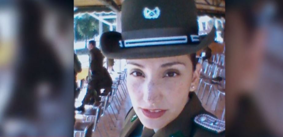 Ex teniente denuncia a Carabineros: "El día que nació mi hijo me dieron de baja" → bit.ly/2sJG4sv