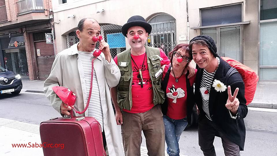 SabaCirc's tweet photo. El encuentro de #clowns del #Festival de #CircoSocial de #Sabadell nos dejó imágenes con #buenhumor y #amor #socialcircus #circsocial https://t.co/Afkq19okDa