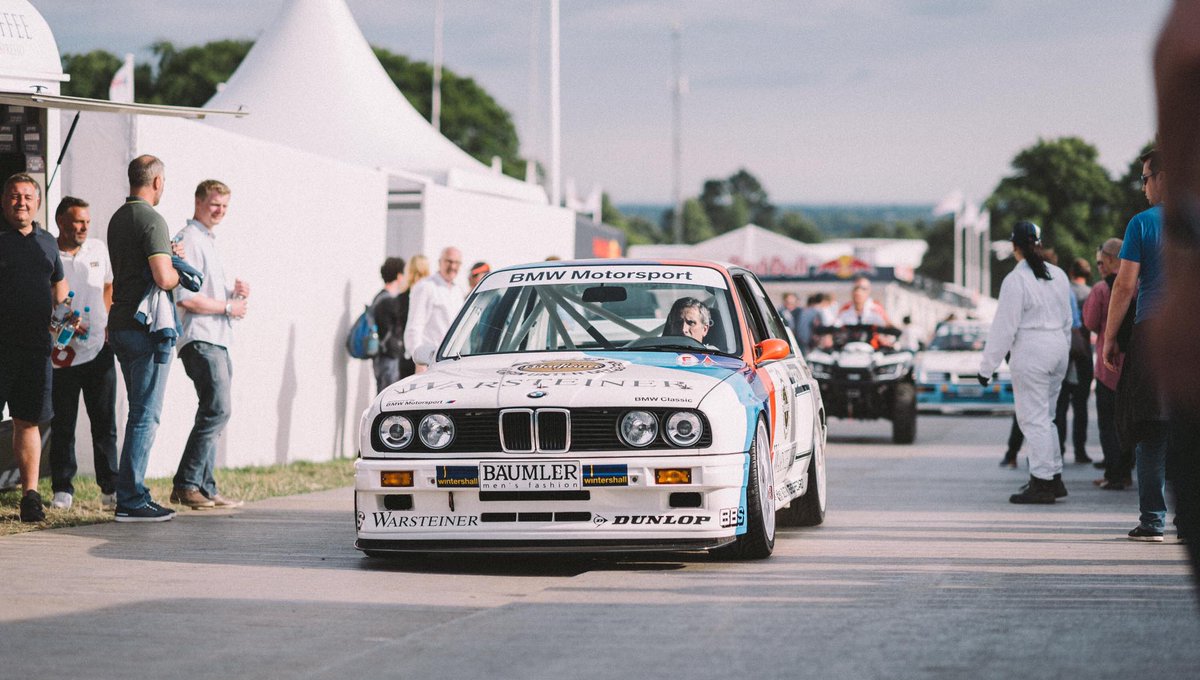 BMW España tweet media