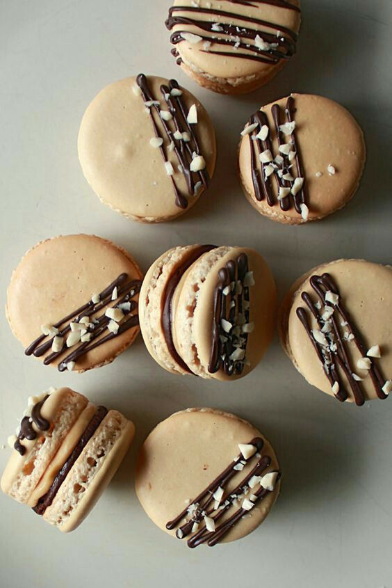 BjoubertBarbara's tweet photo. An amazing macaron baking class. There is a secret! For more information: https://t.co/iNGL97oot5
#BarbaraJoubert #CapeTown #Frenchmacarons https://t.co/fLNUYriPA8
