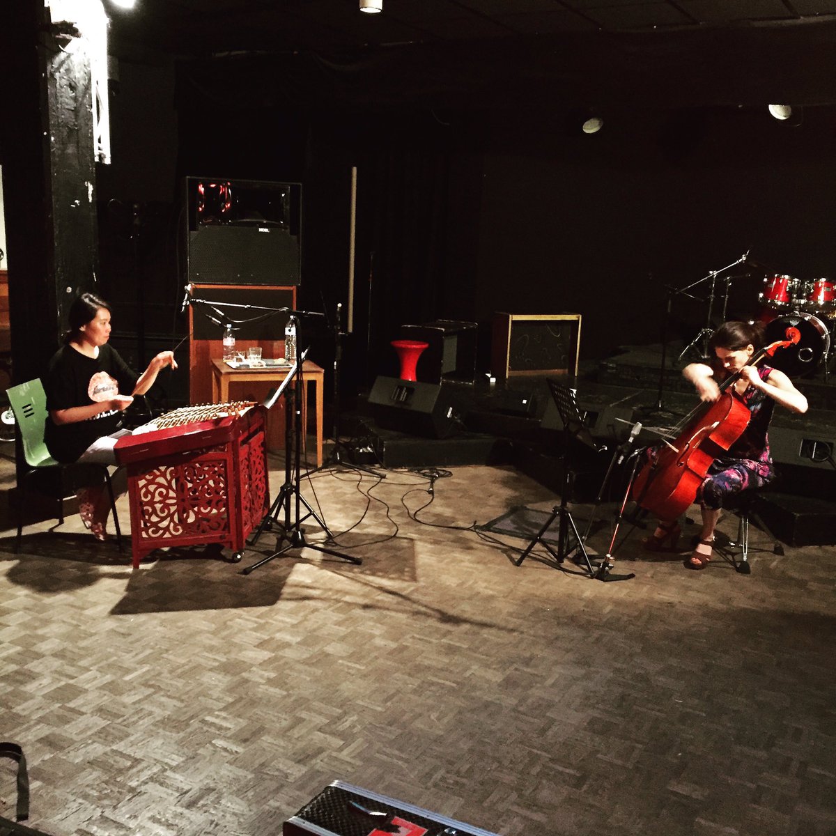 poptones_studio's tweet photo. Recording Maëlle Maillard & Chin Ping Lin #recordingstudio #mixingstudio #poptonesstudio #yangqin #cello https://t.co/dyEQoN0UGT