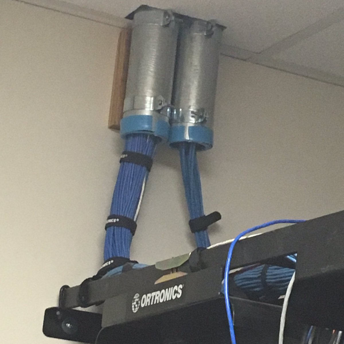 CablingAustin's tweet image. #AustincablingSystems #structuredcablinAustin #voiceanddatacabling #networkcabling #officedatacabling #officewiring #lowvoltage 512-574-1288