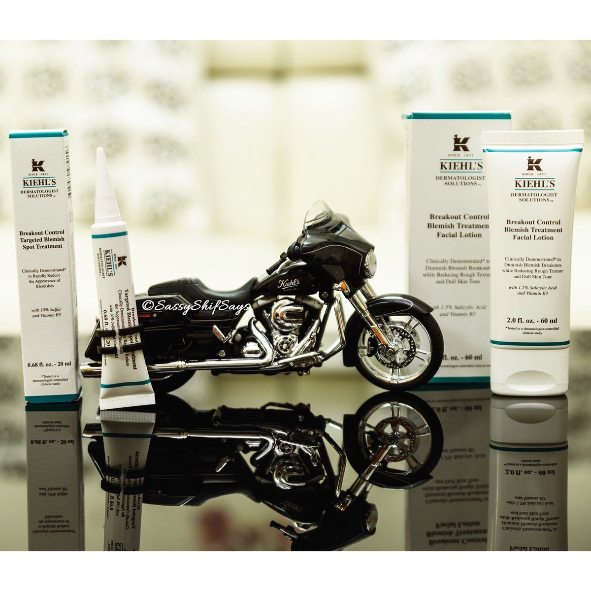 SassyShifSays's tweet image. Current obsession @KiehlsIndia - #BreakoutControl Targeted Blemish Spot Treatment dat instantly reduces d appearance of acne within 24 hrs