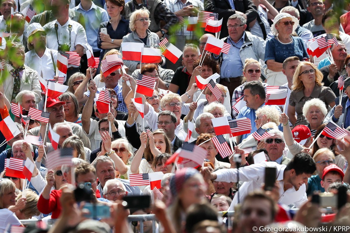 prezydentplarch's tweet photo. .@POTUS: Razem walczmy wszyscy, tak jak Polacy, za rodzinę, za wolność, za kraj i za Boga. #TRUMPwPOLSCE  🇵🇱🇺🇸 https://t.co/2JUHGAUAVc