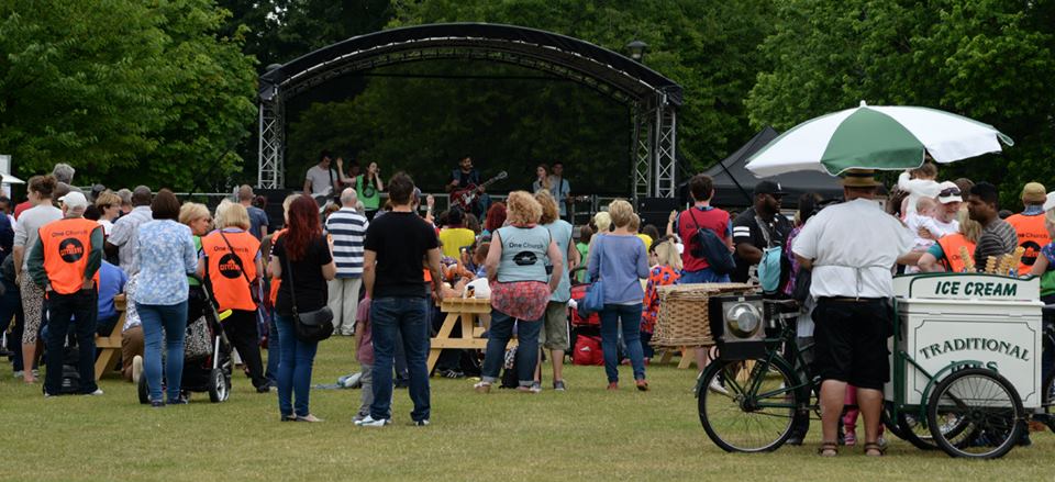 onechurchglos's tweet photo. We can’t wait for #Cityfest17
We'd love everyone to join us by the main stage at 4pm, we’ll thank our volunteers &amp; end the day on a high! https://t.co/Y50CLUiTvn