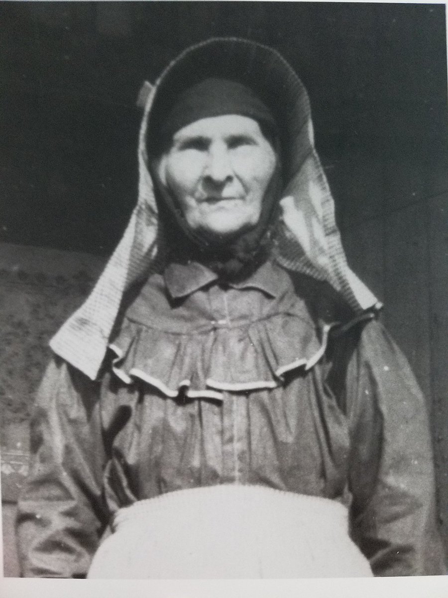 TSPodWitches's tweet photo. Dear #tspod friends... I am not shitting you, this is my great great grandma. I'm obviously a witch on my mother's side. #throwingshade https://t.co/MXr97UYAC2