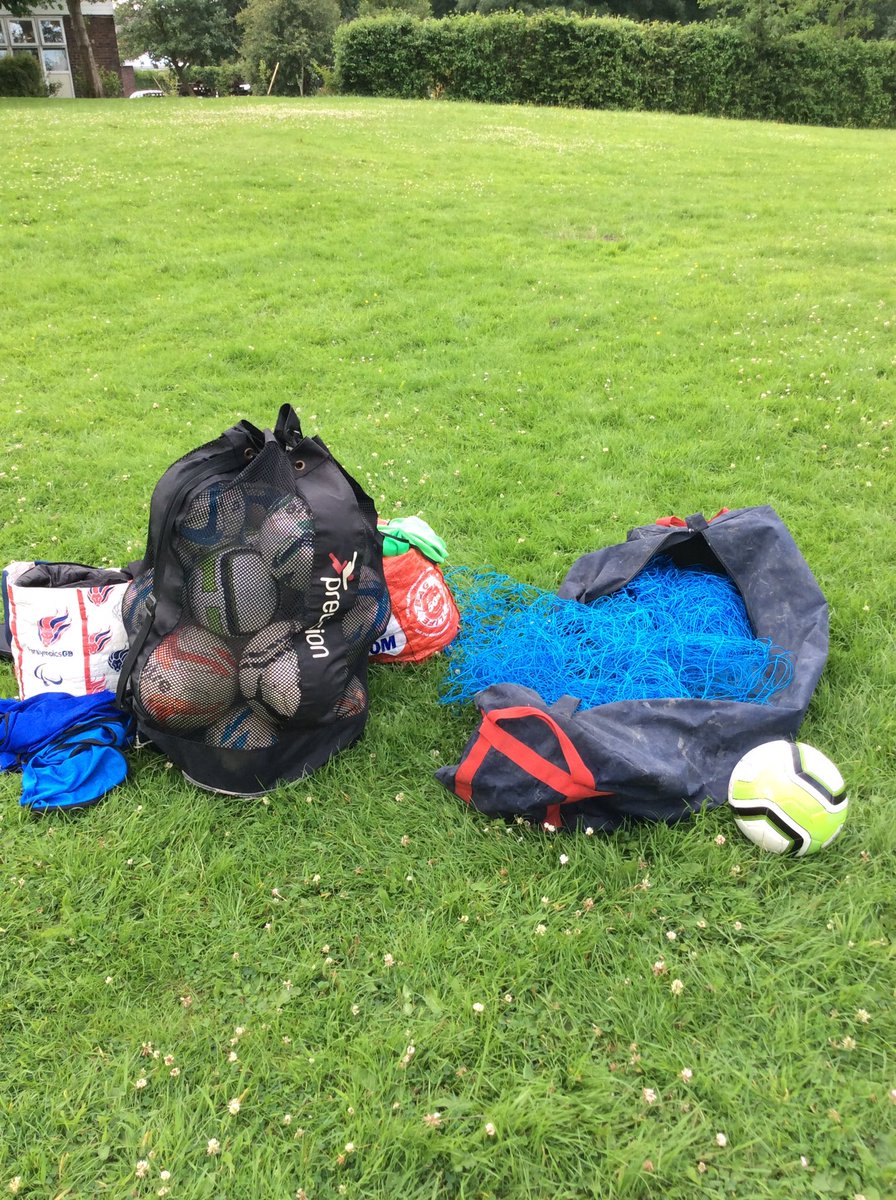 WooldaleJ6C's tweet photo. Year 6 had a fantastic morning playing football. Great team work &amp; sportmanship. https://t.co/nYAHnGU2YG