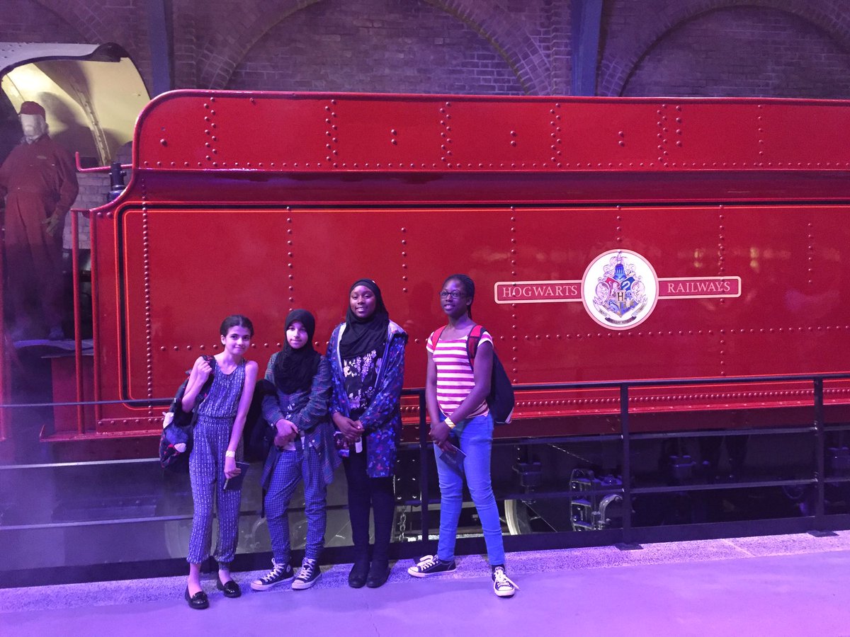 Mrs_J_C_Moore's tweet image. All aboard the hogwarts express 🚂 @MA_Computing @McrAcademy @wbtourlondon