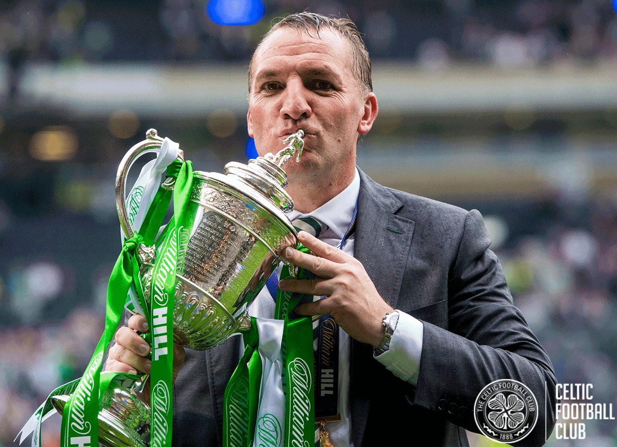 CelticFC's tweet image. #InternationalKissingDay 😘🏆🏆🏆