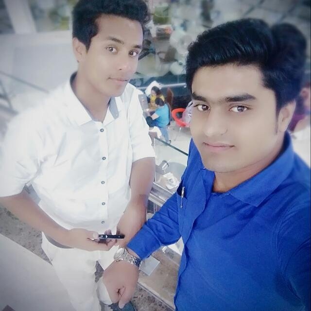 helpyoubuddyceo's tweet photo. Having nice time with @saurabhraj0805
#founder of #helpyoubuddy https://t.co/zqqNcO8QJm