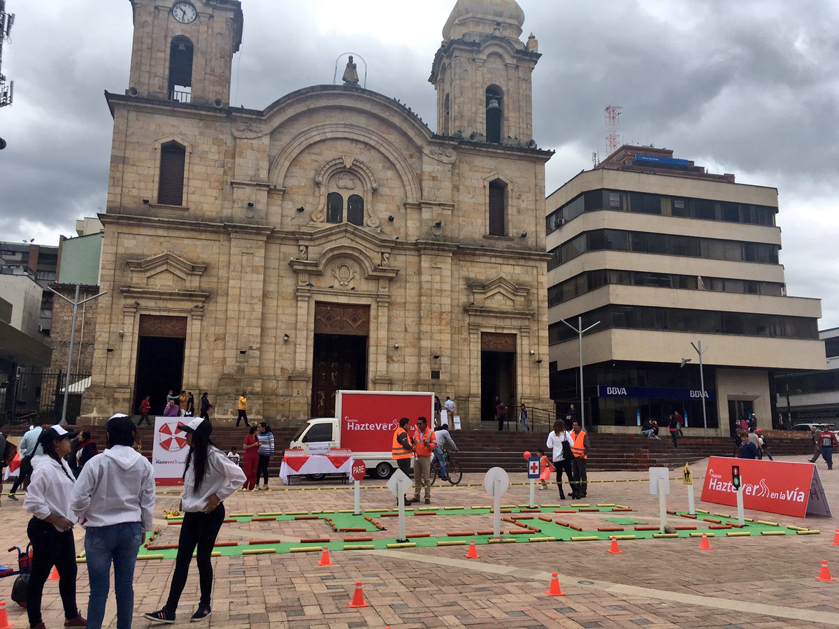HOLCIMColombia1's tweet photo. Somos parte de la I Feria de la Seguridad Vial de #Duitama. Organizada por @MinTransporteCo y Alcaldía Municipal. https://t.co/YuO9NnIaum