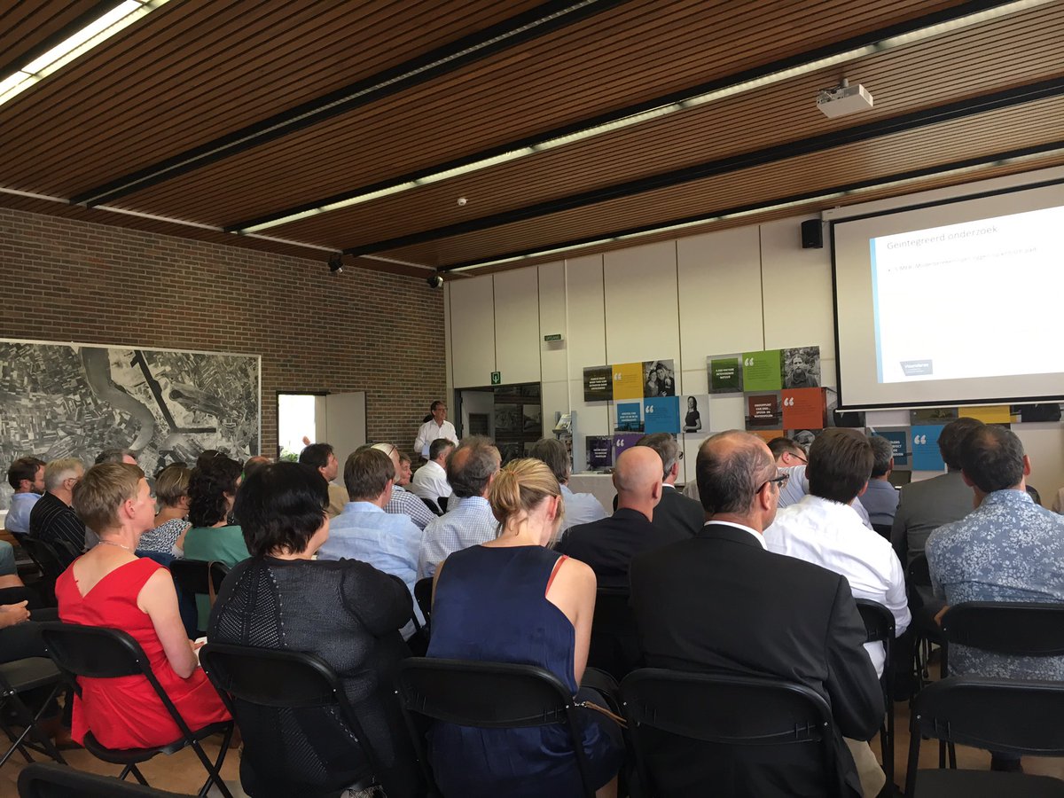 KTTuer's tweet photo. Van ruim 100 diverse actoren/organisaties bij CP ExtraContainercapaciteit @PortofAntwerp flink wat volk, ondanks file, voor actorenoverleg https://t.co/grtCMtCt7E