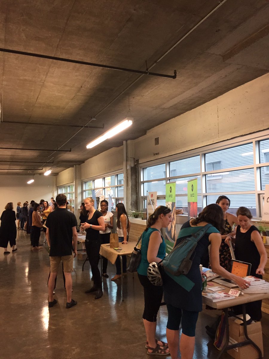 Agnes_Mager's tweet photo. Lancement du Réseau contre le #GaspillageAlimentaire (RÉGAL) hier soir à l'@esplanadeMTL ! Super soirée! https://t.co/2hMEhvQgns