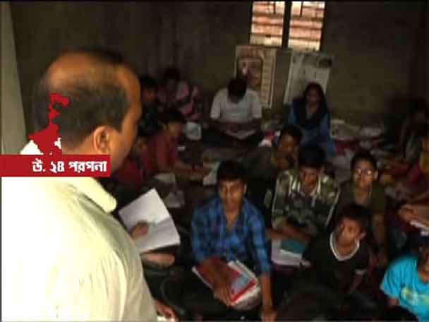 abpanandatv's tweet image. #Bashirhat অশান্তির বসিরহাটে সম্প্রীতির পাঠের ছবি তুলে ধরেছেন এবিপি আনন্দ-র প্রতিনিধি abpananda.abplive.in/video/violence…