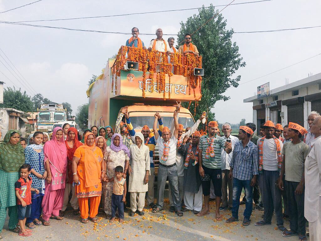 India 🇮🇳lives on the energy of our youth &amp; the experience of our elders. #ParivartanYatra #Himachal