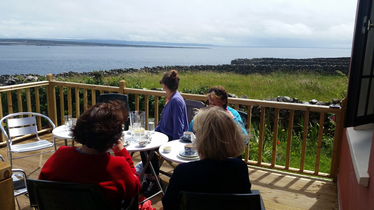 GMeain's tweet photo. Lón ag caifé Catherine. #irishcourse #inismeain #cliffsofmoher #wildatlanticway   #Learn irish spaces stil available for cúrsa B 0874030478 https://t.co/WV7Y7ZxEiv