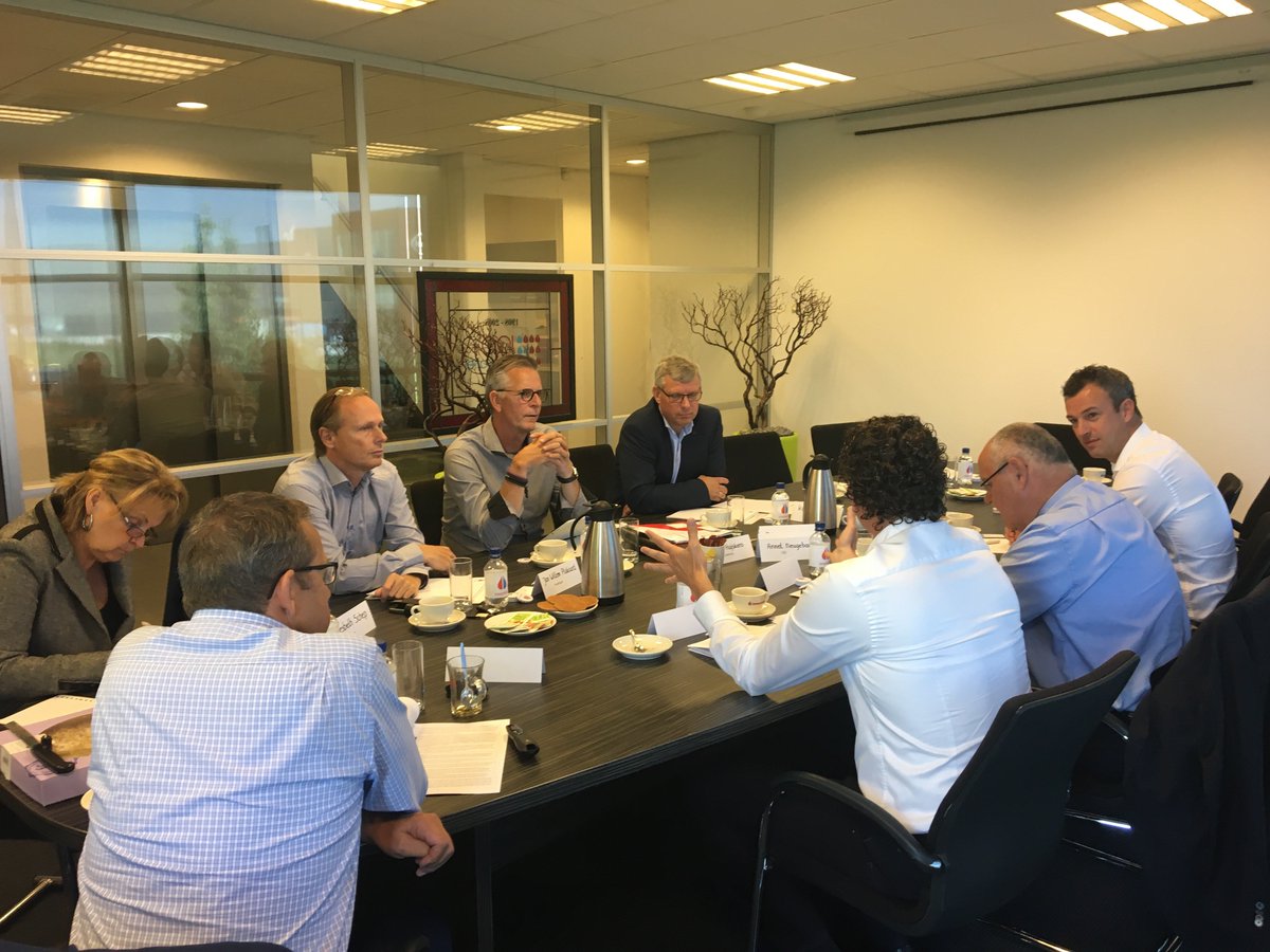 WesselsKoos's tweet photo. Leren van elkaar door kennis te delen! Vandaag interessante Round Table sessie gehad over #renovatie en #transformatie. @DuurzaamGebouwd https://t.co/UpkpbbHJy4