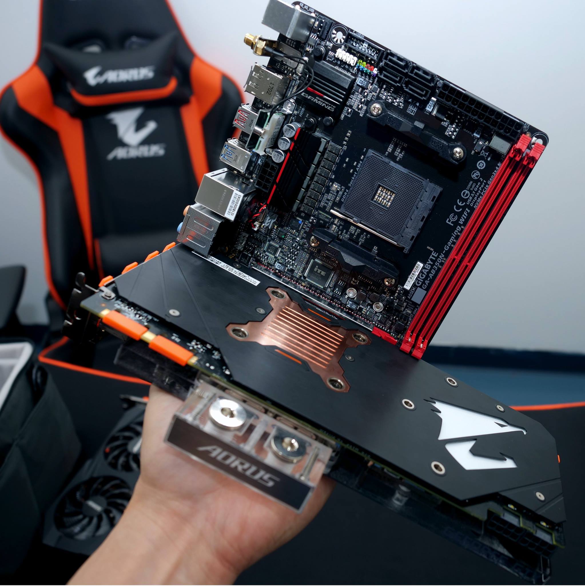 DEDf0fEW0AAOnkB.jpg:orig