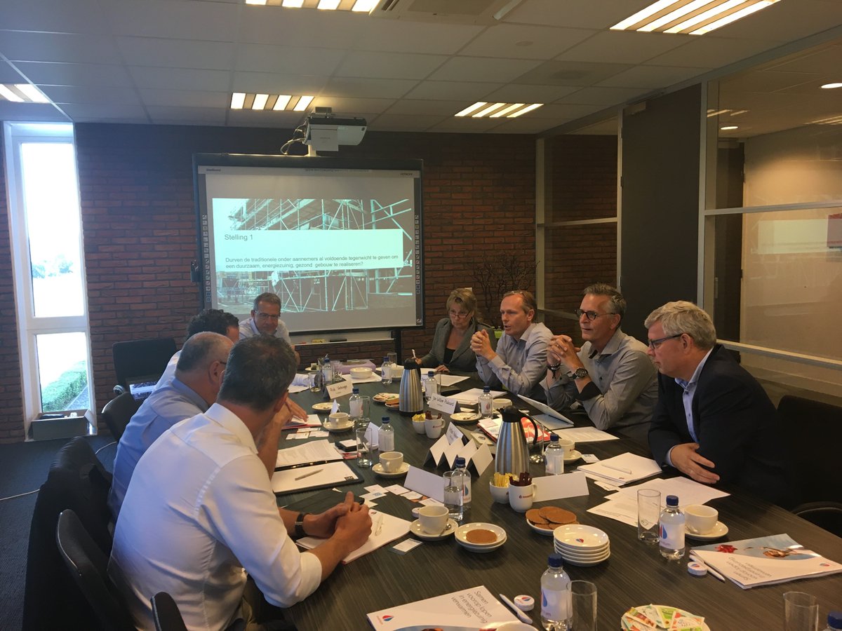 WesselsKoos's tweet photo. Leren van elkaar door kennis te delen! Vandaag interessante Round Table sessie gehad over #renovatie en #transformatie. @DuurzaamGebouwd https://t.co/UpkpbbHJy4
