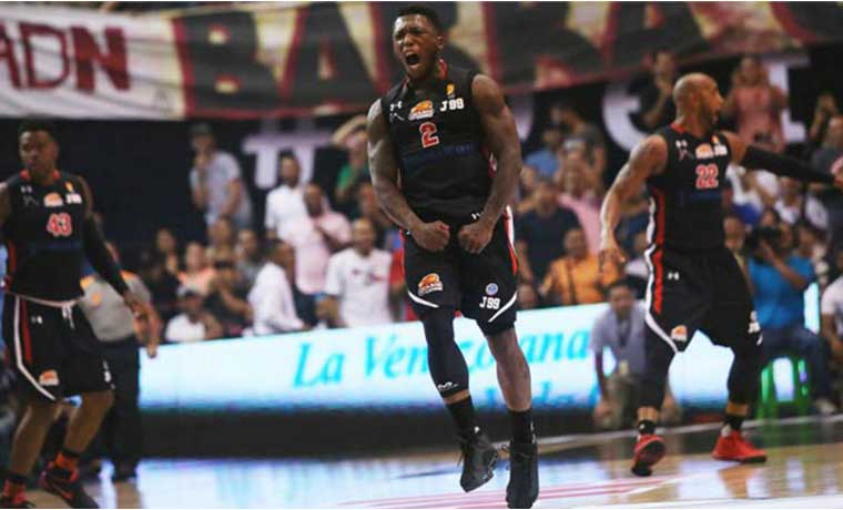 CHUVIJIMENEZ's tweet photo. #LPB | El ex #NBA @nate_robinson, se llevó el premio al #MVP de la #FinalLPB2017 en la que @GuarosOficial se alzó con su primer campeonato https://t.co/HZObCXhQty