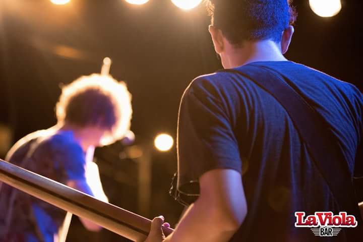 Primeras pruebas de sonido... 🎸
Confirmado: #LaViolaBarQuilmes SUENA! 🤘