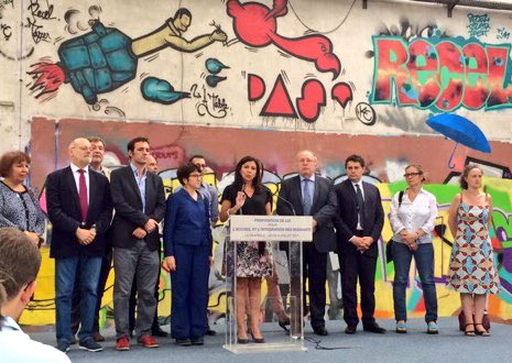 Anne_Hidalgo's tweet photo. Face à l'urgence, je plaide pour une loi sur l'accueil des #migrants et l'intégration des réfugiés à l'échelle nationale #LaChapelle https://t.co/33rKKcatqk