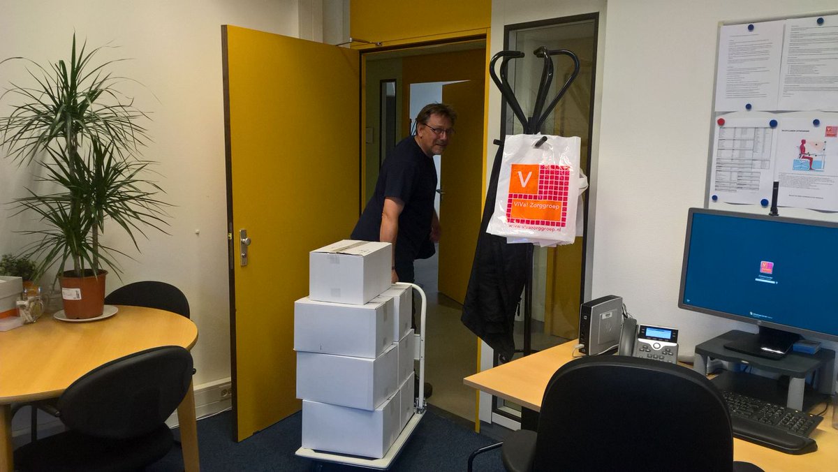 NicoLansen's tweet photo. @JGZKennemerland en @vivazorggroep De nieuwe simkaarten zijn onderweg, vrijdag of zaterdag op de deurmat! https://t.co/kbrDEwWt9g