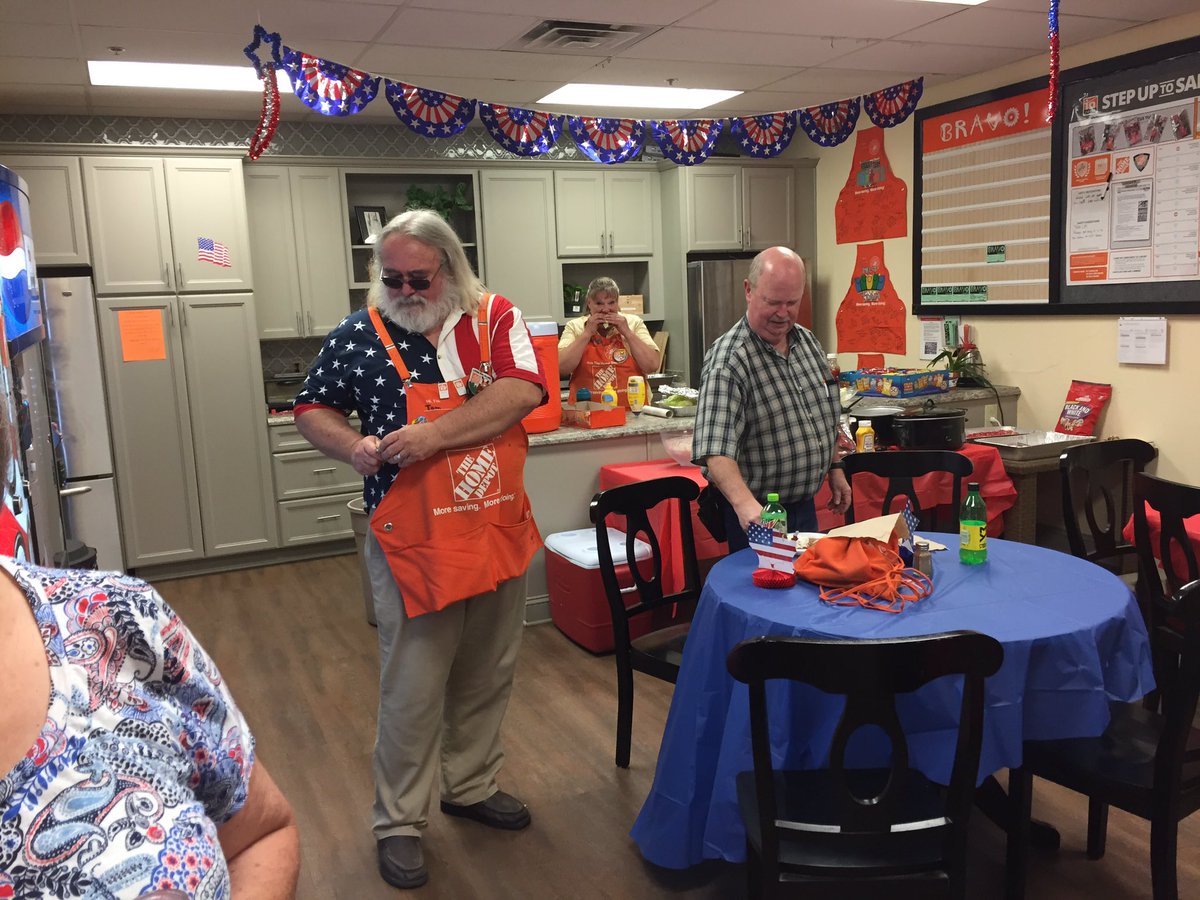 Gaylen3645_93DH's tweet photo. Great 4th of July Celebration, thanks 3645 employee committee https://t.co/6QnOtjSfzg