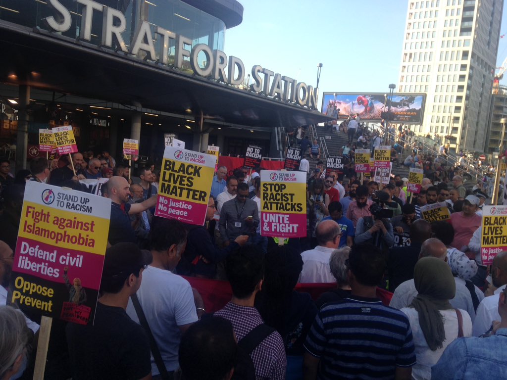 AntiRacismDay's tweet photo. Community united and defiant following cowardly acid attack in East London. #StandUpToRacism #StopRacistAttacks https://t.co/kupw8089Wj