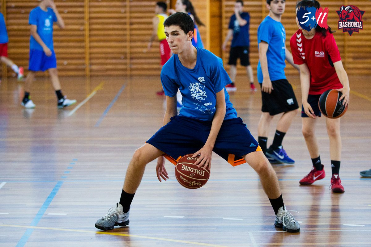 Baskonia's tweet photo. #CIBB17 | Pasado el ecuador del segundo turno...
¡El basket no para en el Campus Internacional! 🏀🏀
Apurando a tope los últimos días. https://t.co/rMCmWjbR75