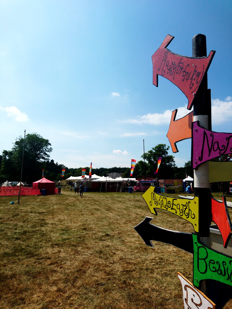yoshewatson's tweet photo. At @Blissfields doing press for @camfm972 https://t.co/N3BHcC9iFo