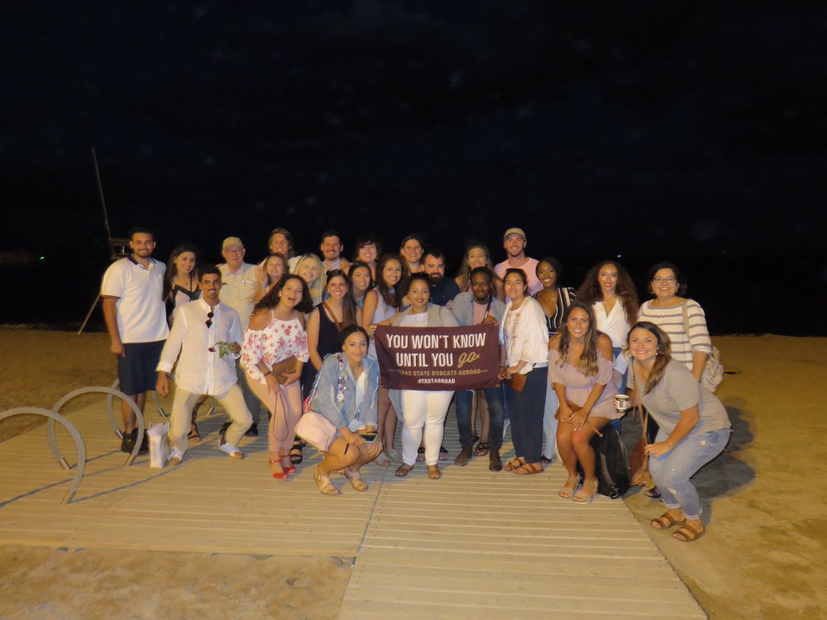 Our Spain team striking a group pose one last time before heading home. #sjmcstudyabroad #sjmcbarcelonamadrid 🇪🇸