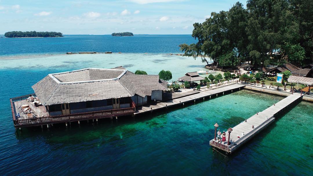 Escape to find your carefree days on Pelangi Island!
#WonderfulIndonesia
bit.ly/1000Island
Photo by @dorinov__