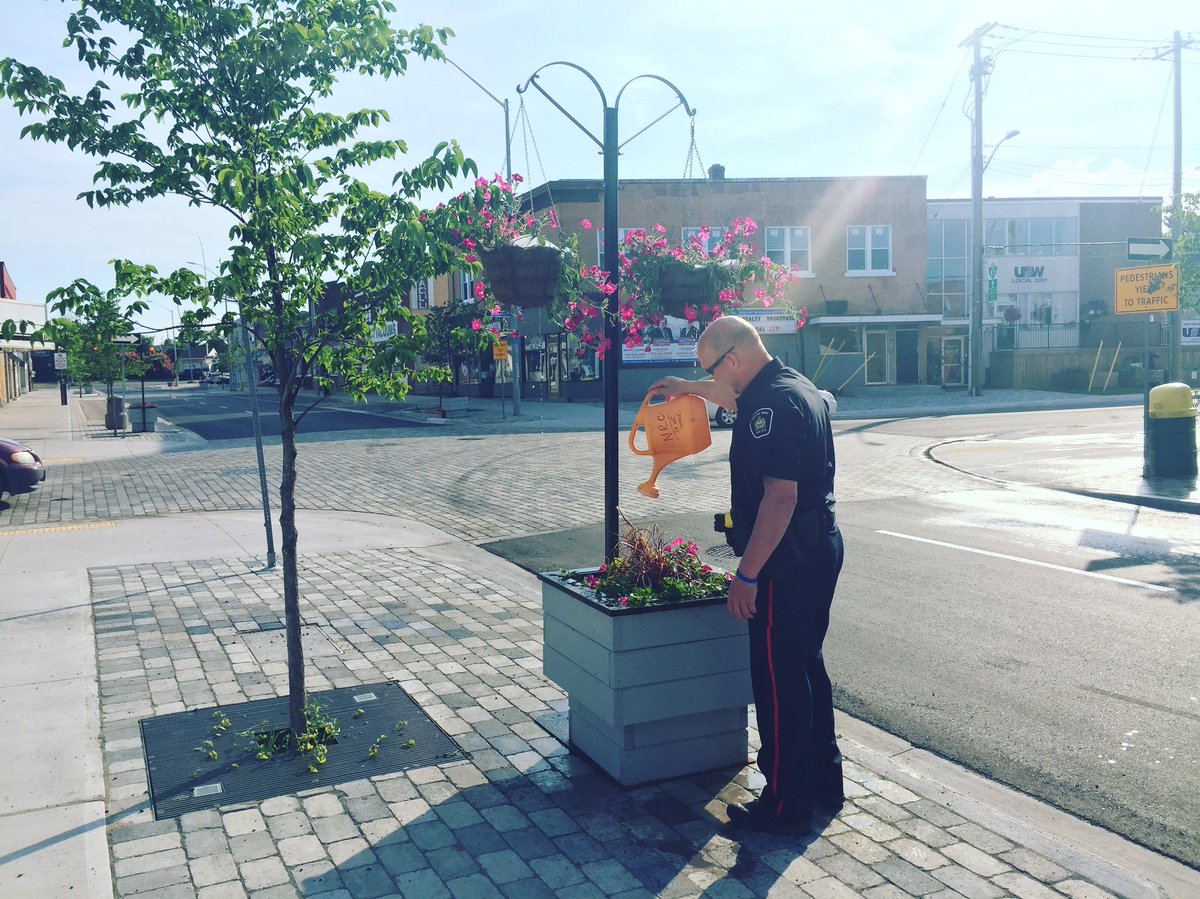 The calm before the party! @SaultPoliceCSO2 is prepping Gore Street for an afternoon of fun! https://t.co/JWbSLoaEWr