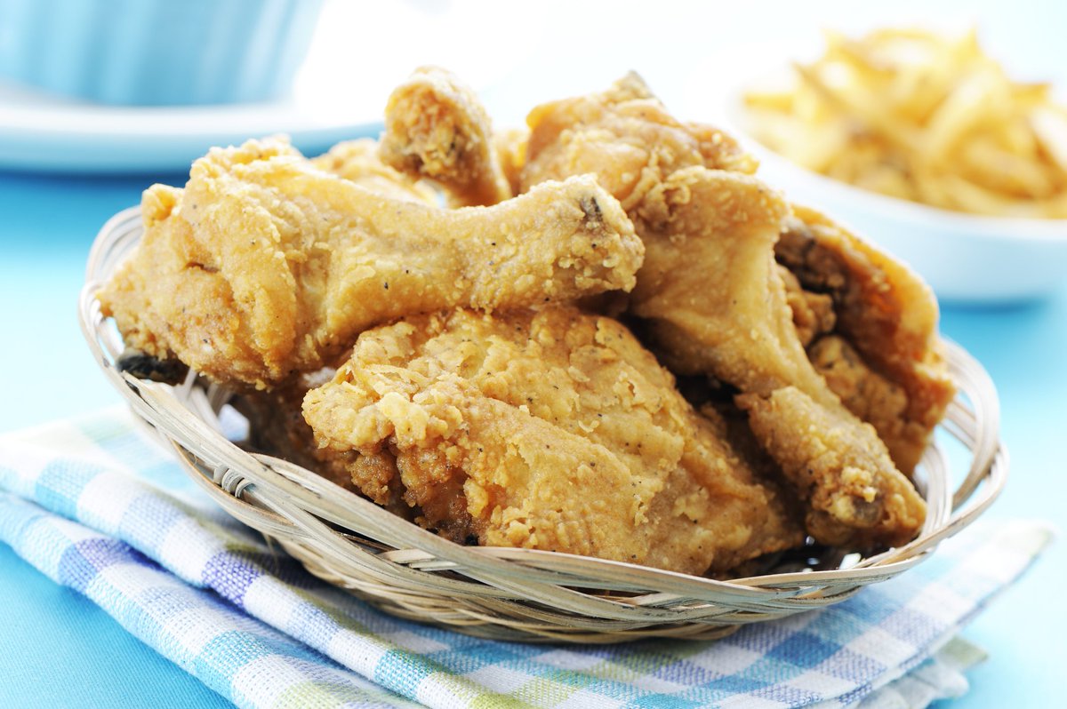 randmcnally's tweet photo. Happy #NationalFriedChickenDay! Did you know, fried chicken used to be a special occasion food because only spring chickens could be used? https://t.co/PrPwnySuSG