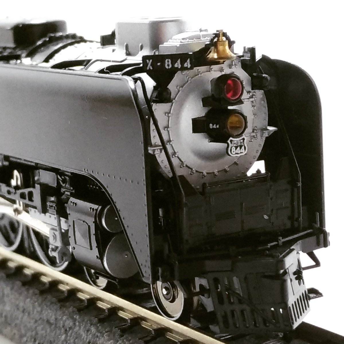 kweebee's tweet photo. 4-8-4
#FEF #nscale #Miniaturbild #Modellbahn #kato #Modellbau #keretamodel #unionpacific #steam #zenfonezooms_id #builtforphotography https://t.co/H9aNeiQ49U