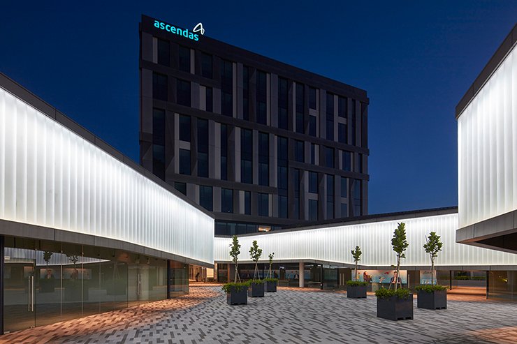 darcawards's tweet image. STRUCTURES: High - Ascent in Singapore by Limelight Atelier, @S333_Arch + SAA Architects &amp;gt; bit.ly/2stt99Y