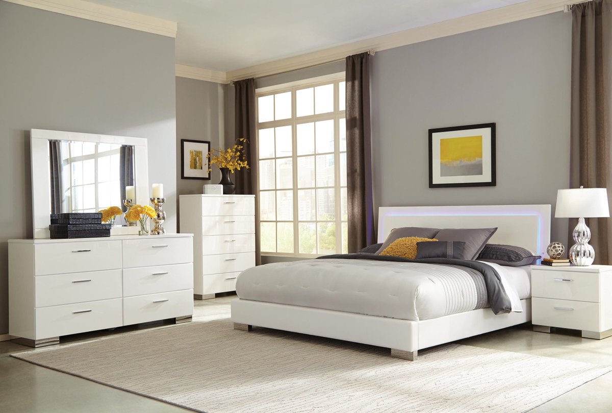 CoasterCompany's tweet photo. Exquisite contemporary designs, exclusively found in the #FelicityCollection! #Bedroom #BedCollection #Bed #Coaster

https://t.co/o2bHV7aNLF https://t.co/vVxoW8mrhh