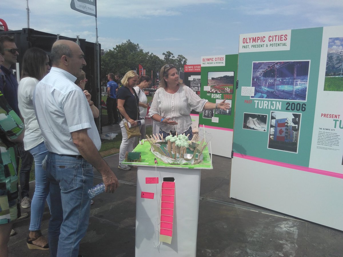 olympact_org's tweet photo. Showing the Dutch Ministry of Sports and Health around at the #olympact expo. #uswa2017 @AmsterdamNL @MinVWS https://t.co/8dbAtqFNNf