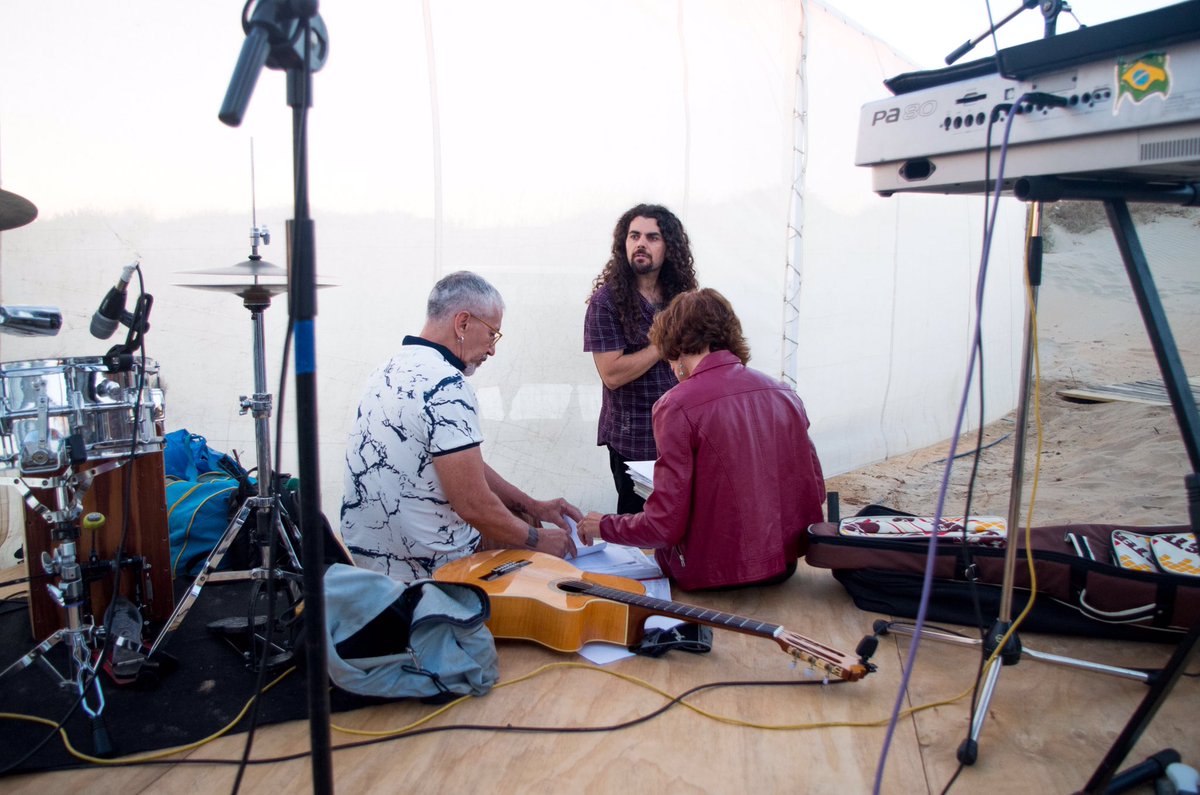 Siempre estoy tramando algo. Ya toca cantar algunas #covers  a mi royo. Pronto pronto...