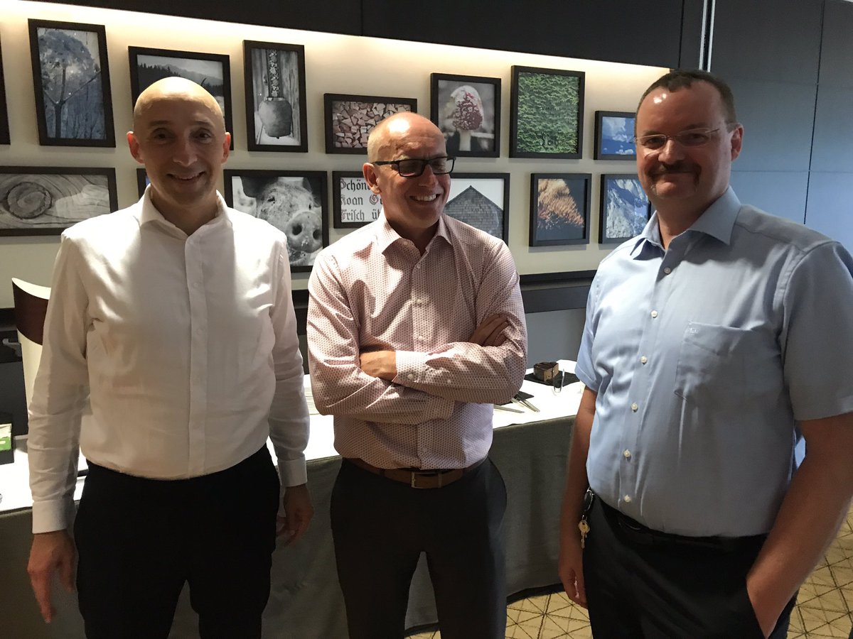 leolomastermind's tweet photo. After work discussion https://t.co/Mu21Wy6ghS