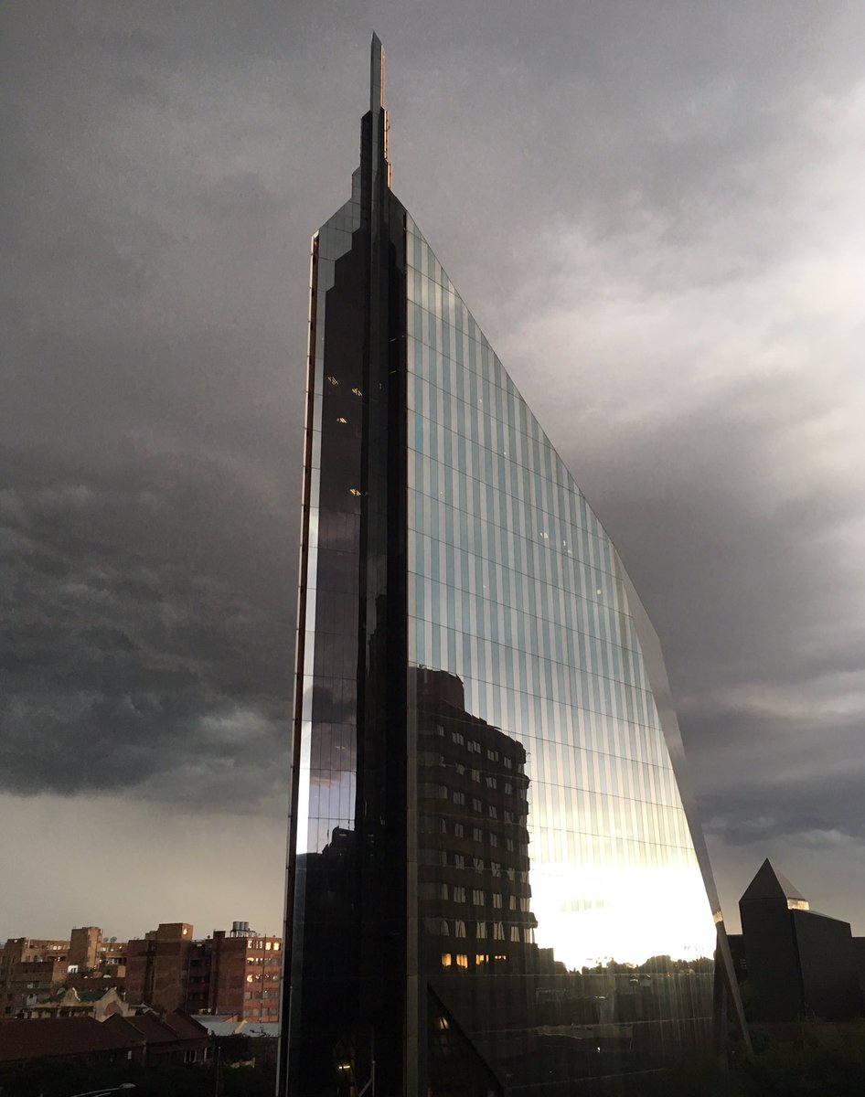 JosineJoburg's tweet photo. 'Lightning storms make it rain diamonds on Saturn and Jupiter' #DiamondBuilding #FlyingCowsofJozi #ExploreJoburg #UrbanWalk @CityofJoburgZA https://t.co/j7XeAcF5NA